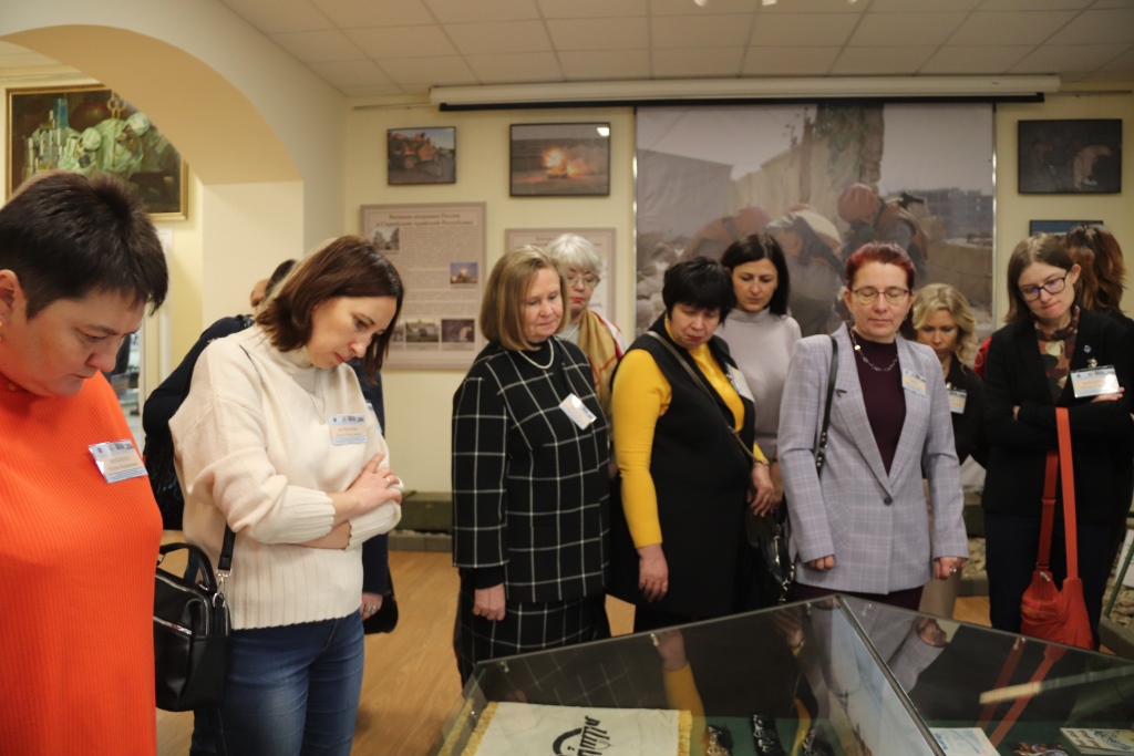 foto 2. uchastniki konferencii v muzee voennoy akademii