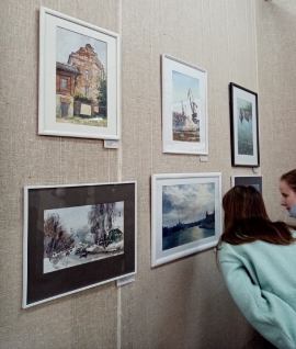 В КГУ открылась выставка работ молодых художников